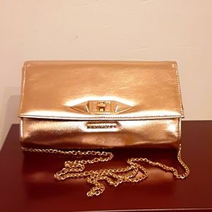 👛 Rampage Clutch